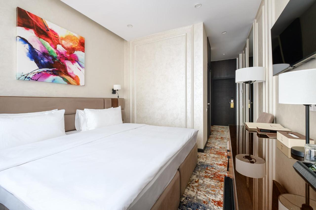 Grand Mildom Hotel Алмати Екстер'єр фото