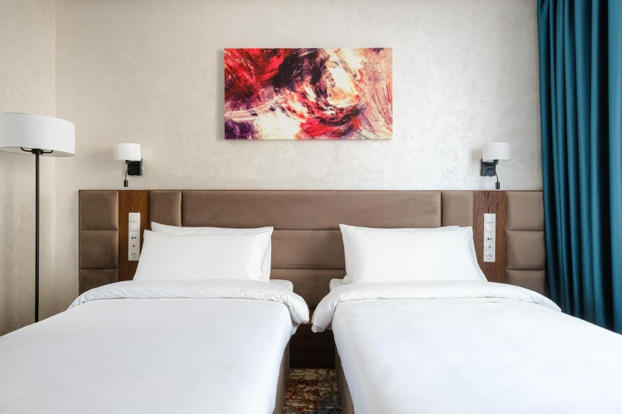 Grand Mildom Hotel Алмати Екстер'єр фото