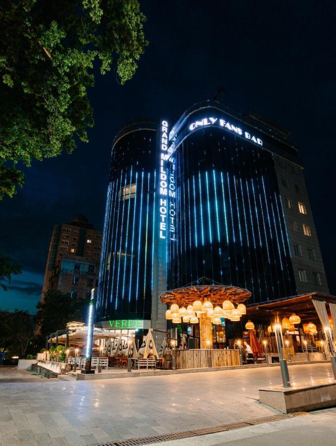 Grand Mildom Hotel Алмати Екстер'єр фото